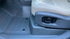 Land Rover Defender 3.0 D300 HSE 110 5dr Auto Diesel Estate